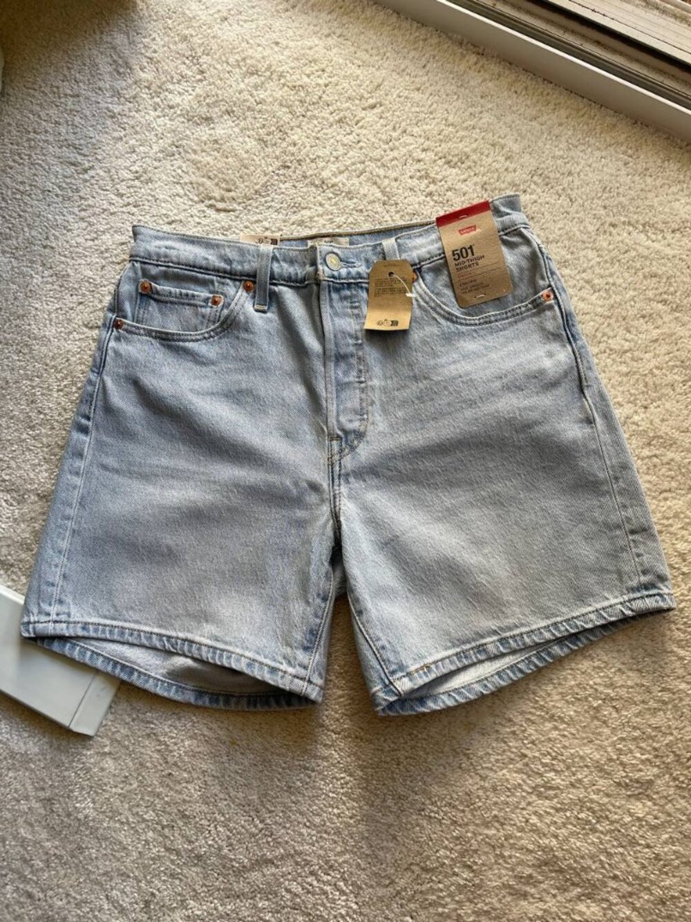NWT Levi's 501 High Rise Mid Thigh Women’s Denim Shorts Size 29
